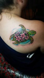 small-hollis-cantrell-iconic-tattoo-ink-piercing-sea-turtle